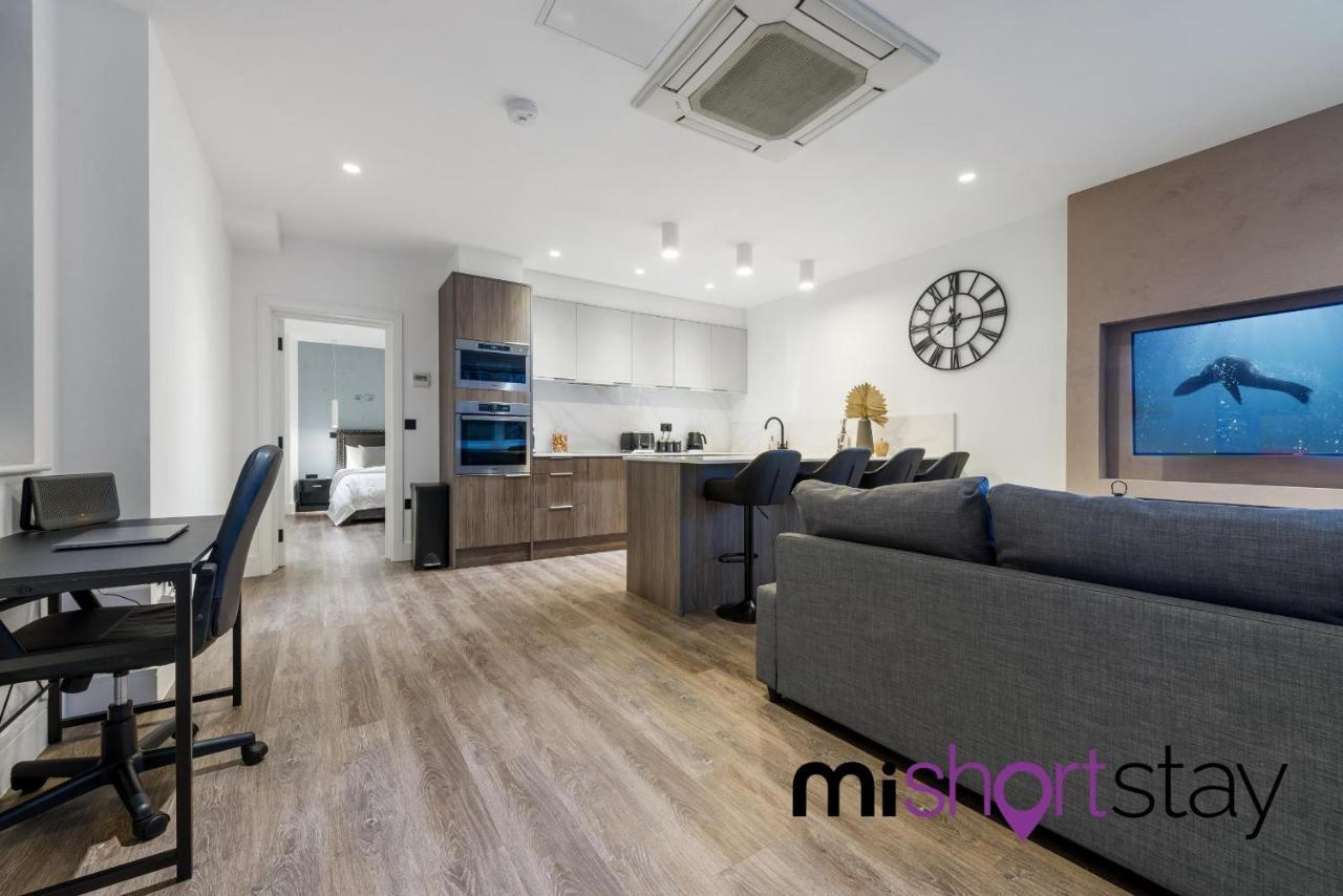 The Fitzrovia - Private One Bedroom With Own Entrance