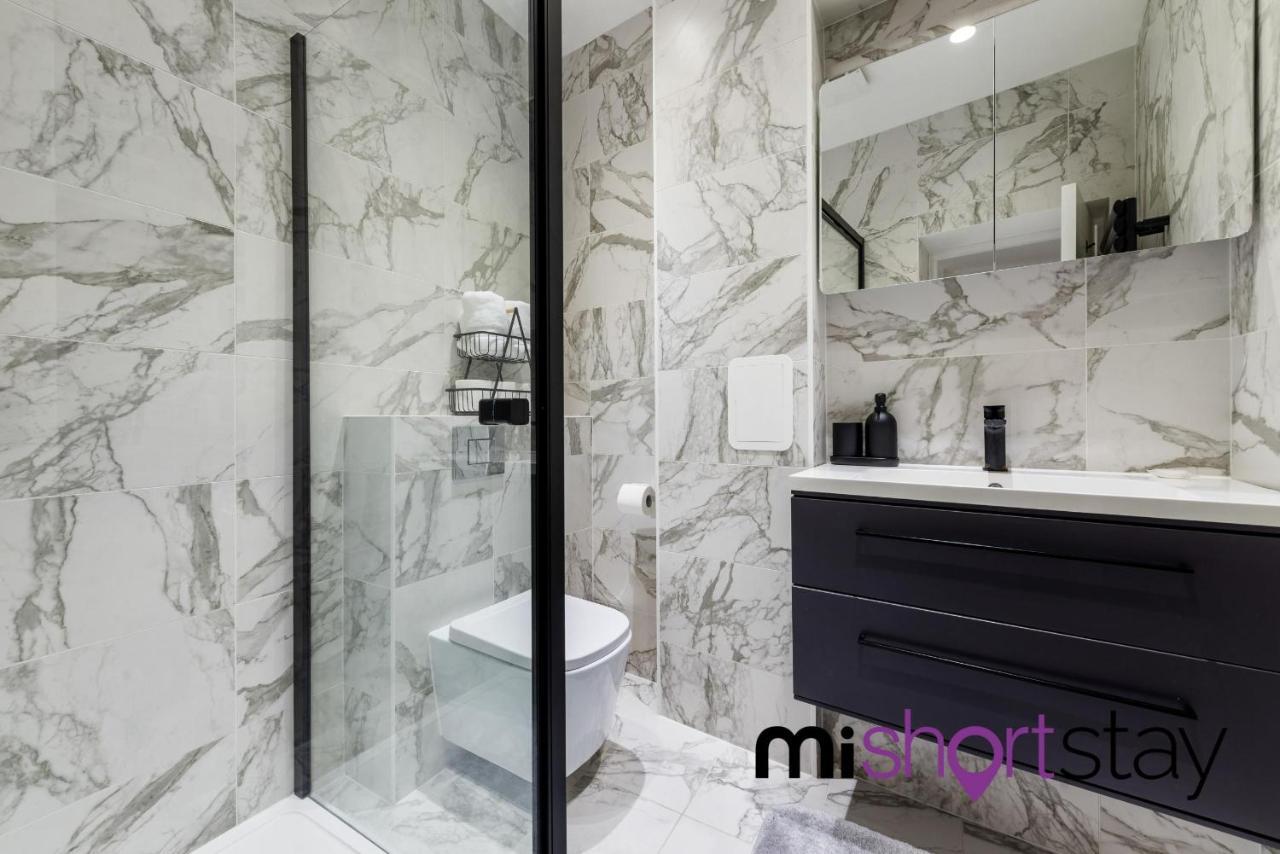 The Fitzrovia - Private One Bedroom With Own Entrance Apartment *